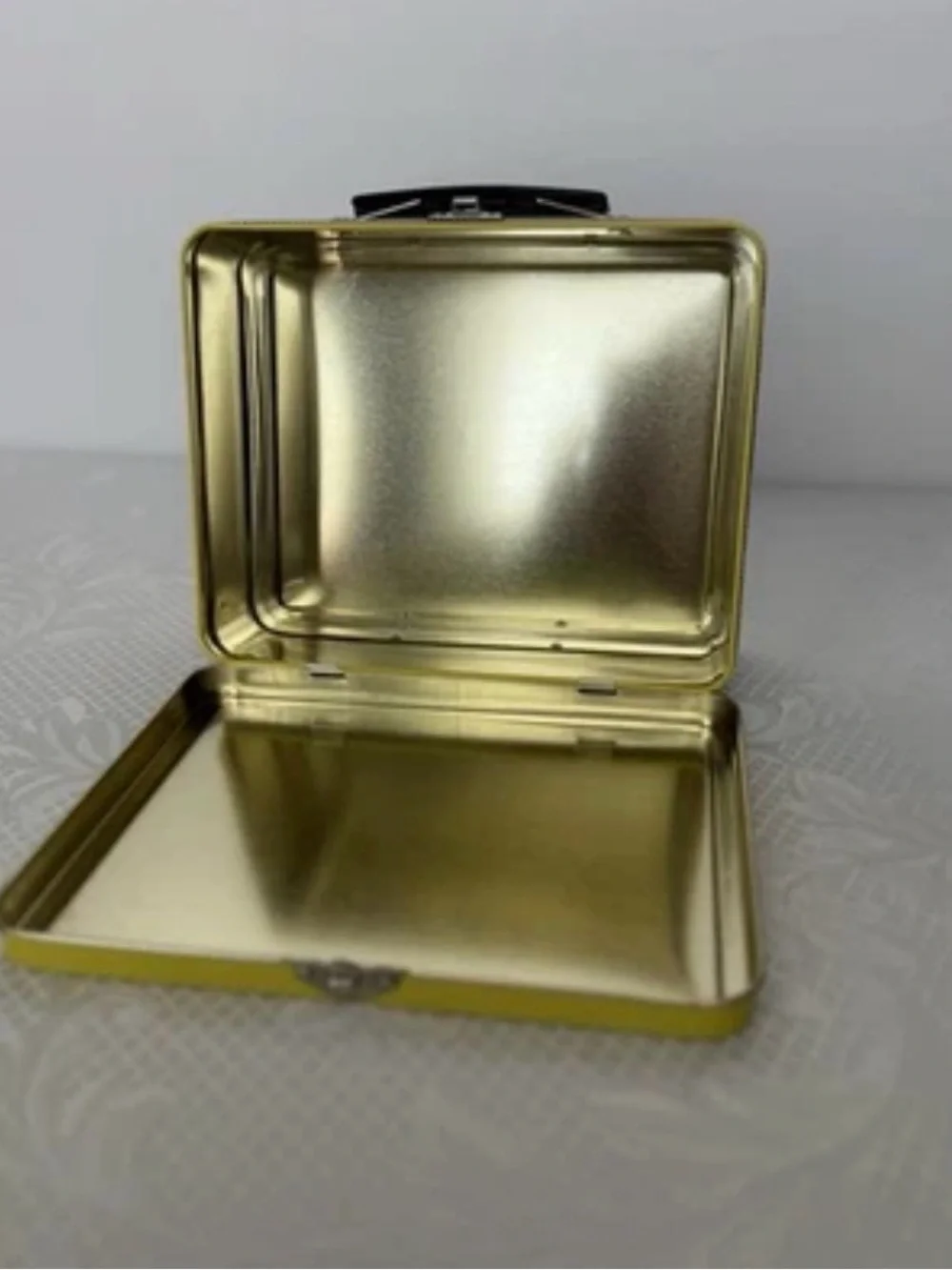 Vintage 1980s Taxi Tv Show Cast Metal  Lunchbox - Retro Yellow Tin